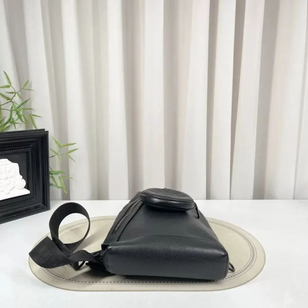Louis Vuitton Women Pre-Loved Bag Very Good Condition